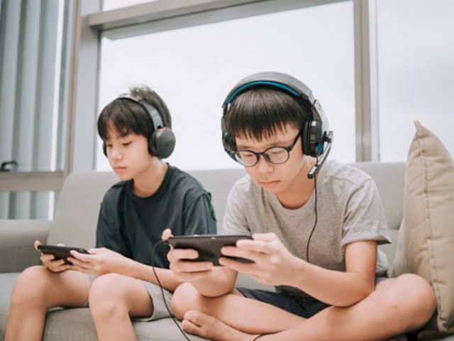Bahaya Game Online untuk Anak Kecil serta Cara Mengatasi